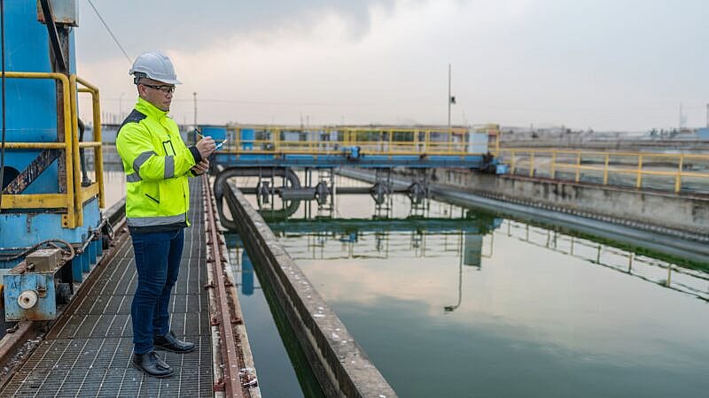 Environmental,Engineers,Work,At,Wastewater,Treatment,Plants,water,Supply,Engineering,Working Environmental,Engineers,Work,At,Wastewater,Treatment,Plants,water,Supply,Engineering,Working