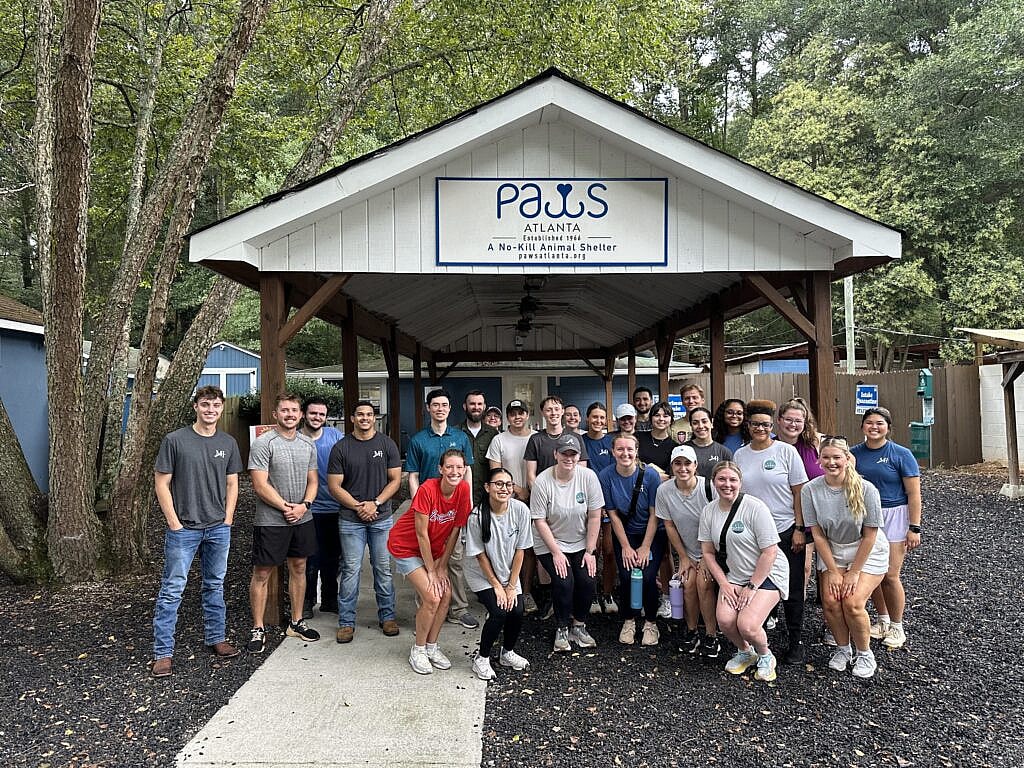 Helping Hands & Healing Paws: Mauldin & Jenkins Partners with PAWS Atlanta Mauldin & Jenkins