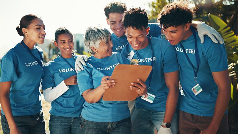 Clipboard,,Volunteers,And,Happy,For,Charity,,Group,And,Success,Of